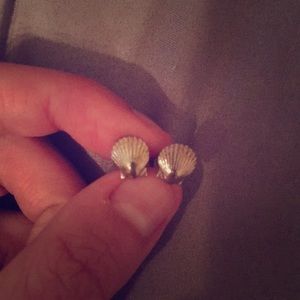 Shell earrings 🐚